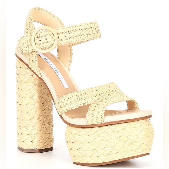Gianni Bini Shoes - Gianni Bini Women's Beige Platform Sandals